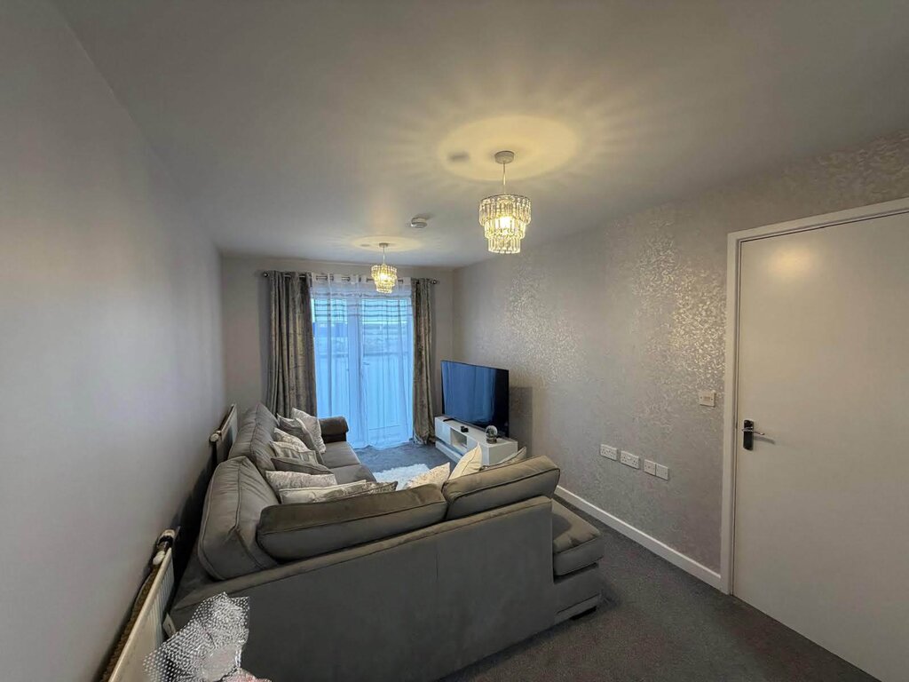 Photo 2 of Southampton property