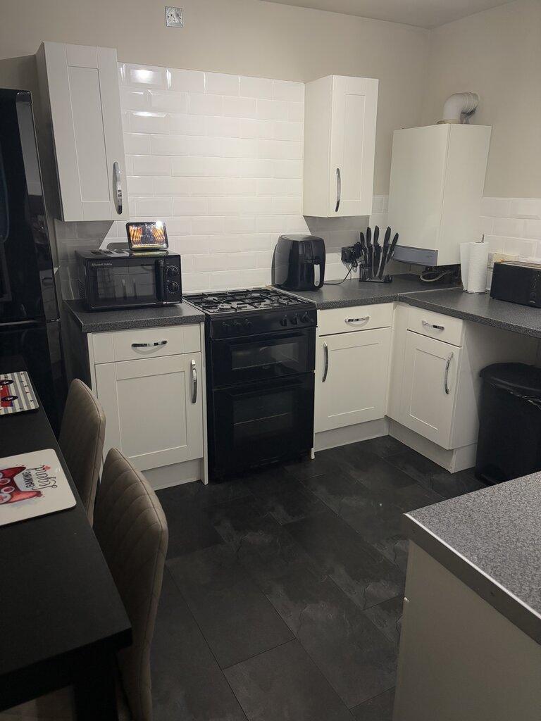 Photo 3 of Manchester property