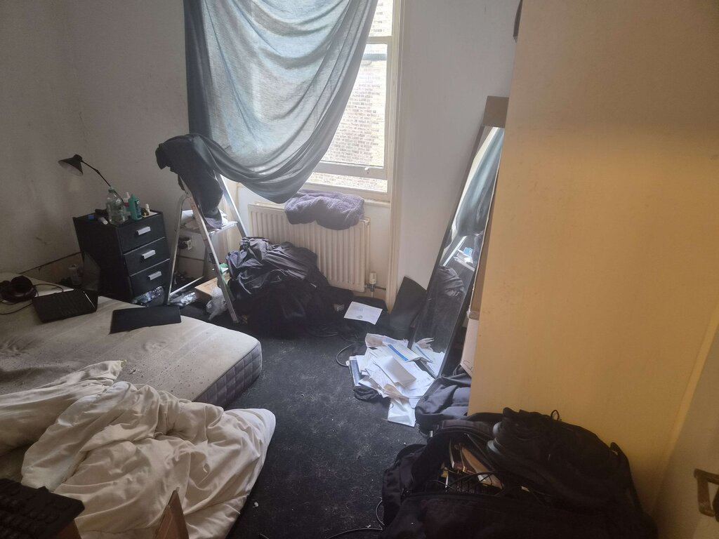 Photo 3 of London property
