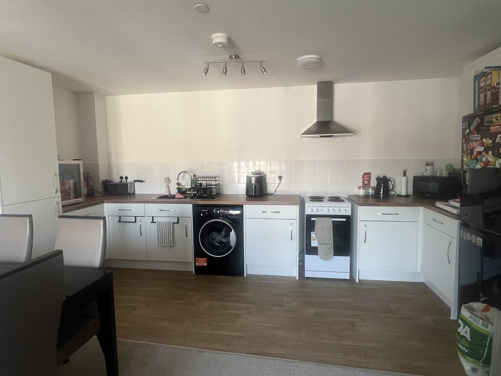 Photo 3 of Southampton property