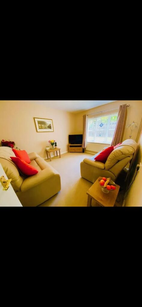 Photo 5 of Northampton property