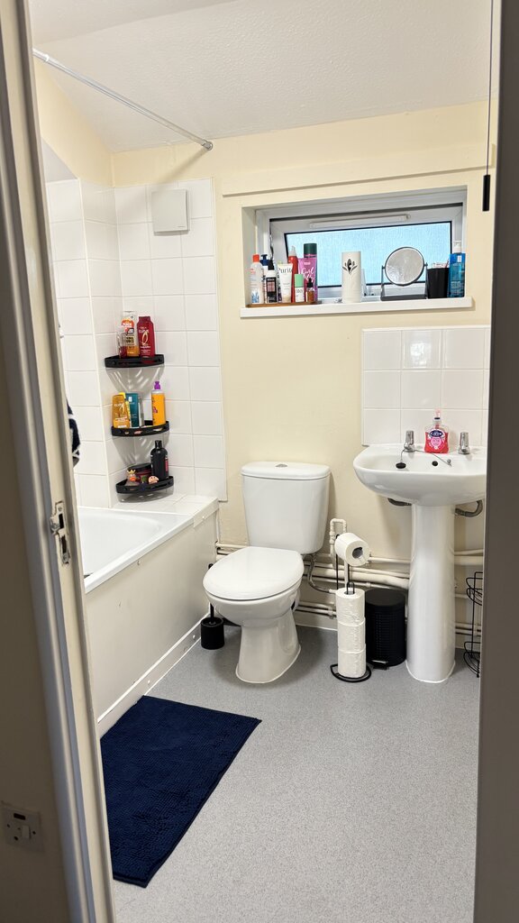 Photo 4 of Frimley property
