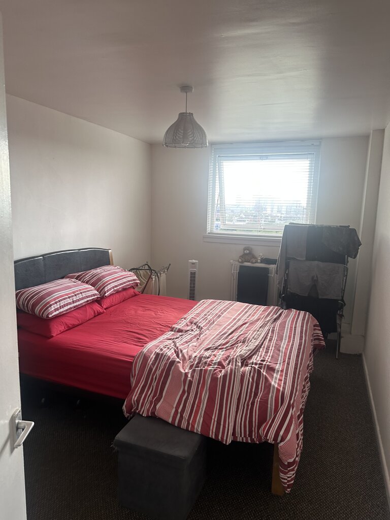 Photo 4 of Salford property