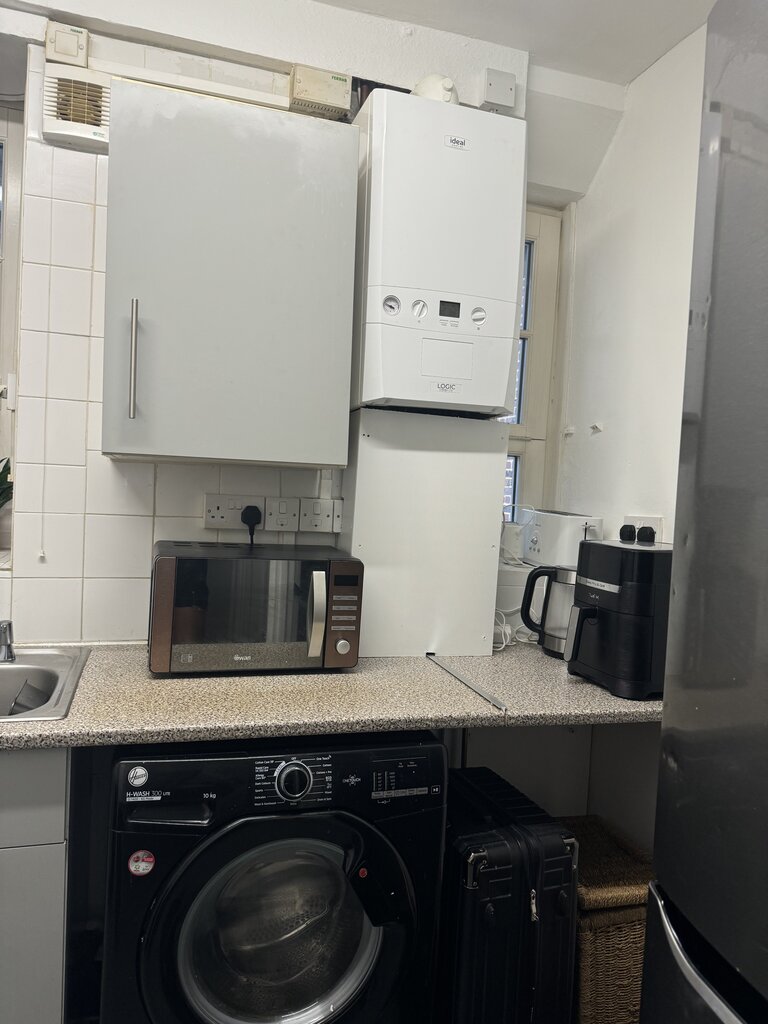 Photo 2 of London property