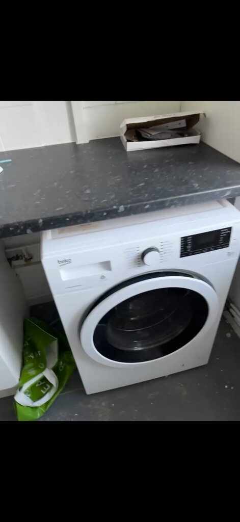 Photo 4 of London property