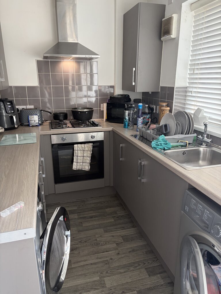 Photo 3 of Manchester property