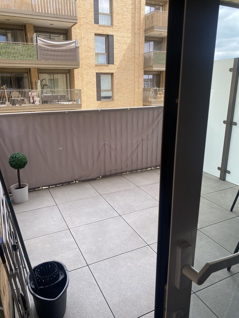 Photo 3 of London property