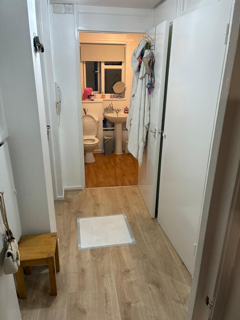 Photo 5 of Borehamwood property