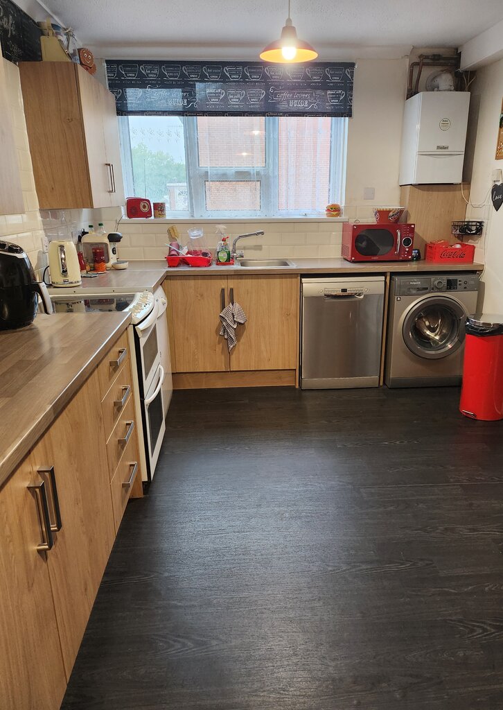 Photo 5 of Bushey property