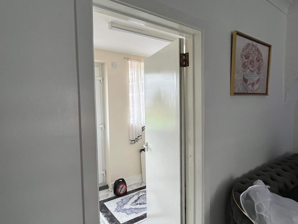 Photo 2 of London property