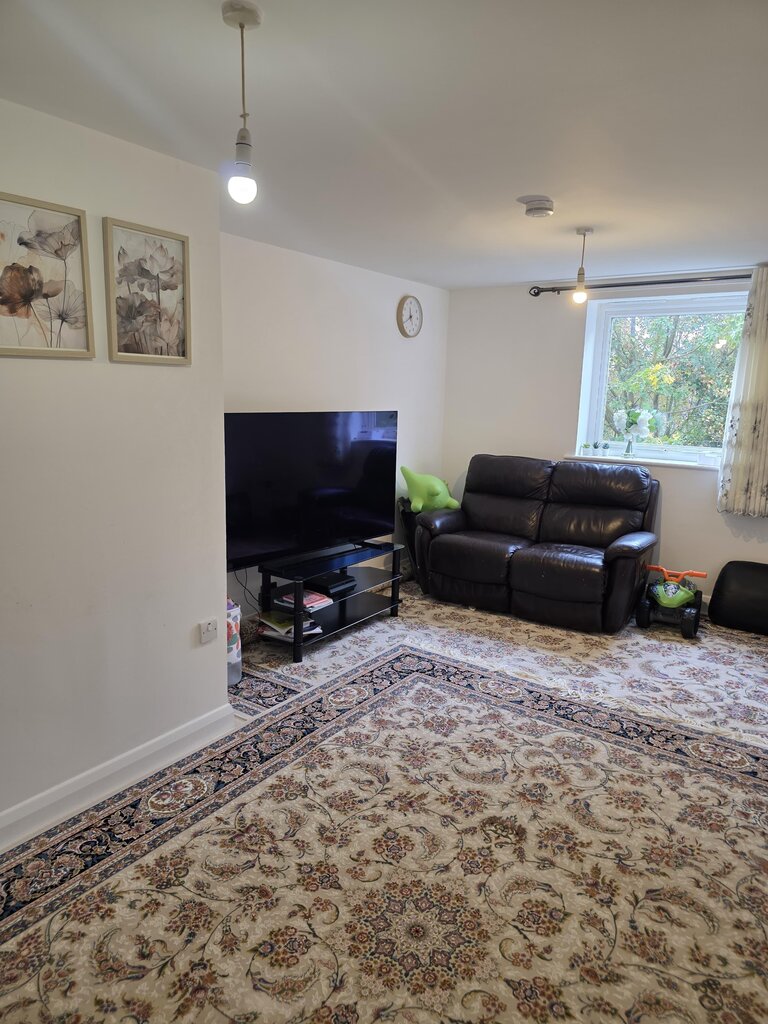Photo 4 of Croydon property