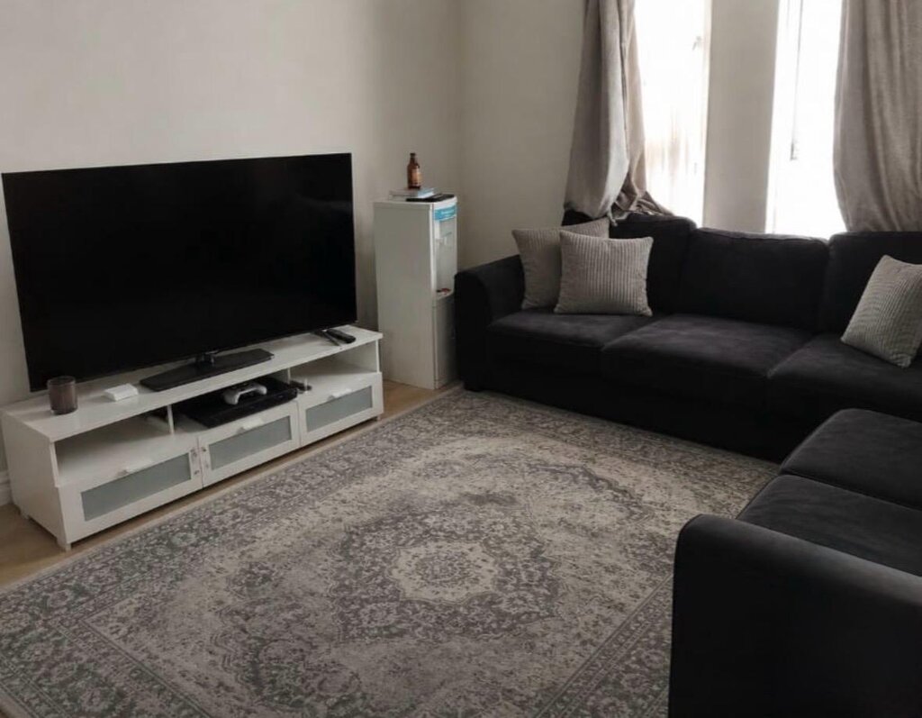 Photo 1 of London property