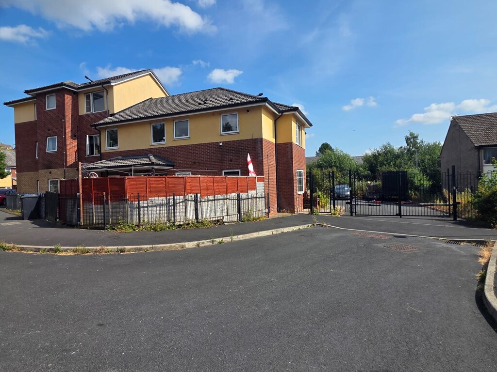 Photo 3 of Stalybridge property