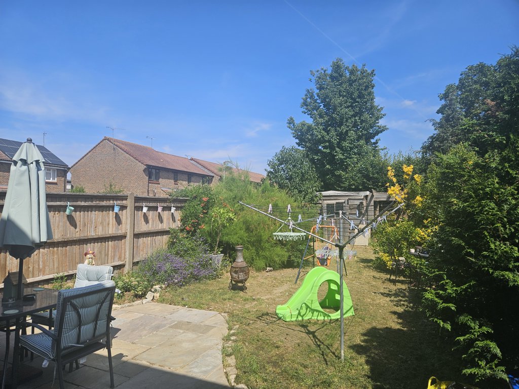Photo 3 of West Drayton property