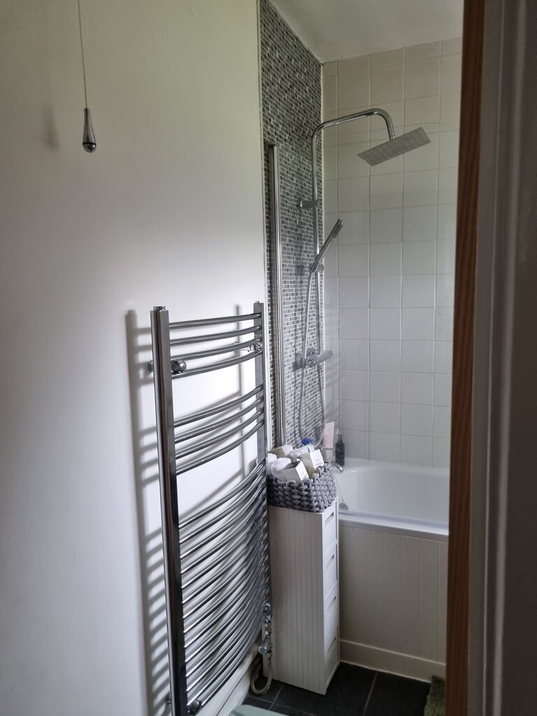 Photo 3 of London property