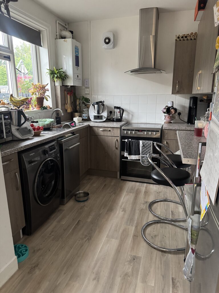 Photo 3 of Trafford property