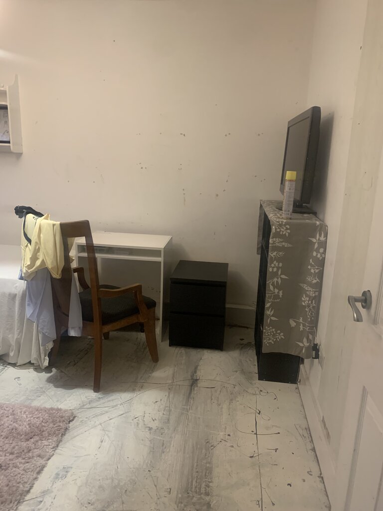 Photo 2 of London property