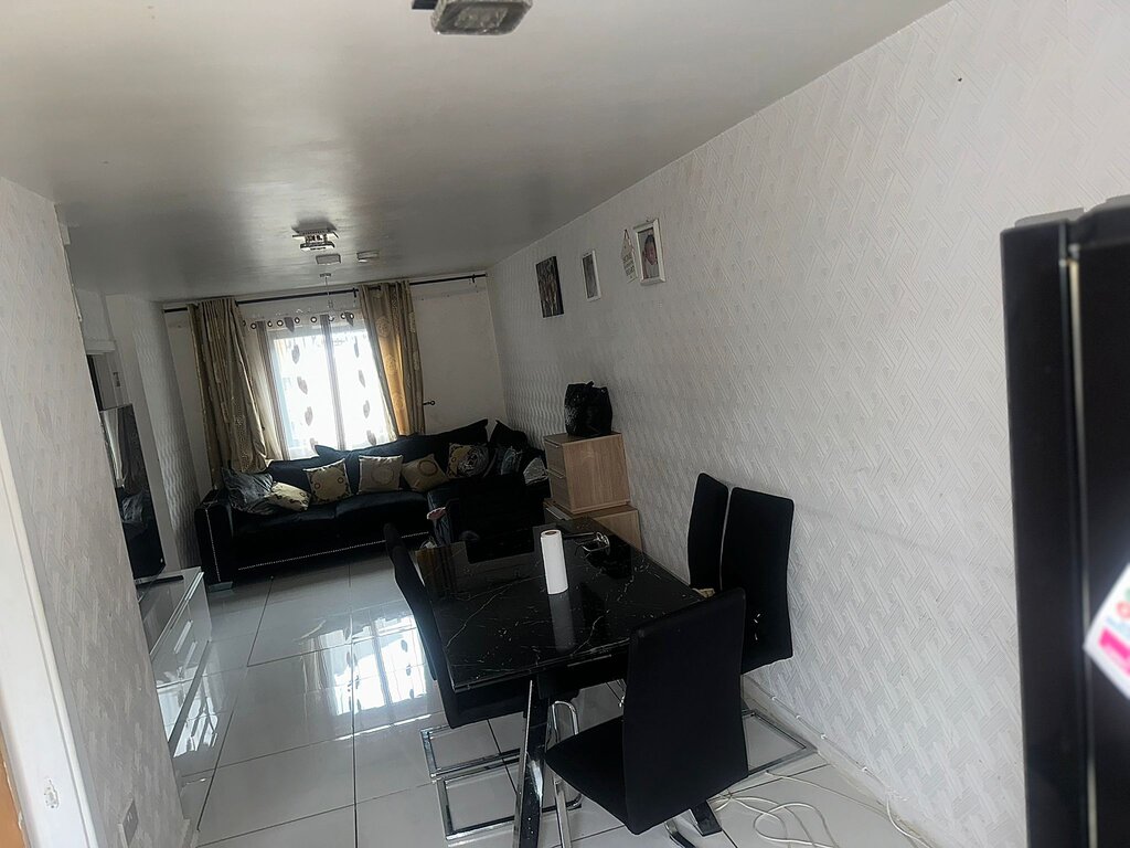 Photo 5 of Huddersfield property