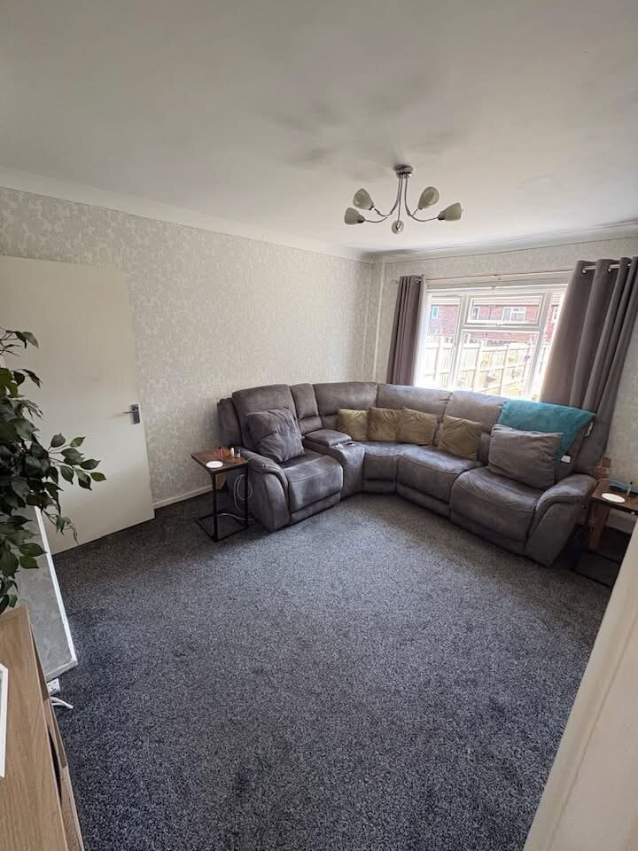 Photo 2 of Wakefield property