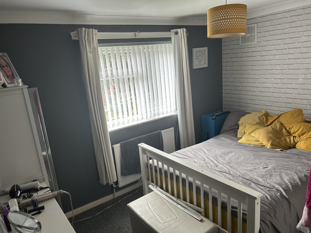 Photo 4 of Wakefield property