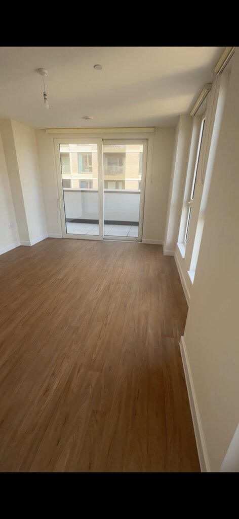 Photo 3 of London property