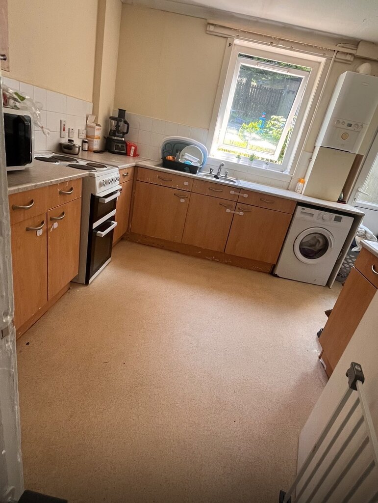 Photo 5 of Paisley property