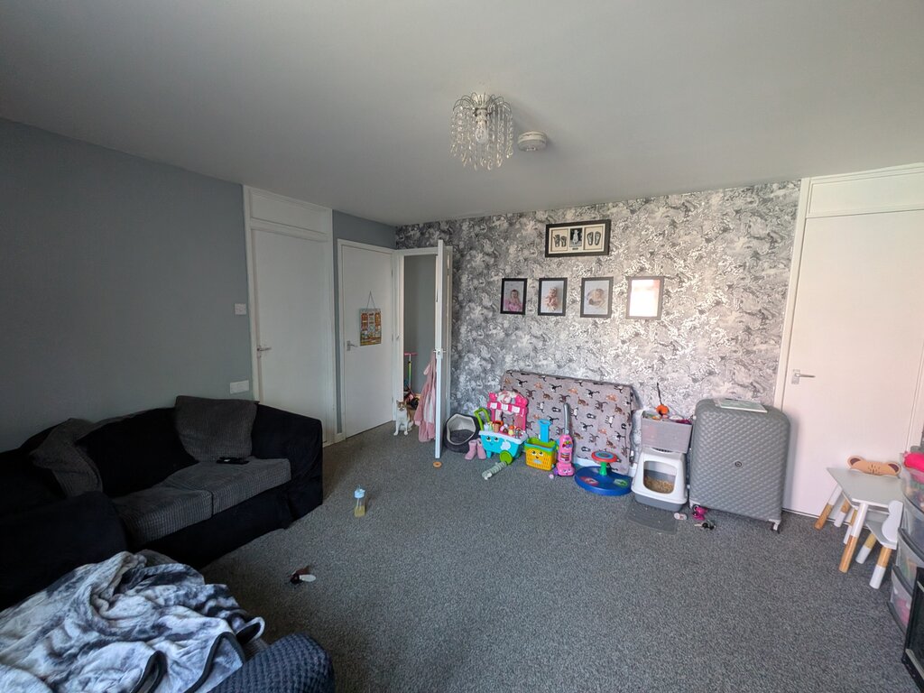 Photo 3 of Hull property