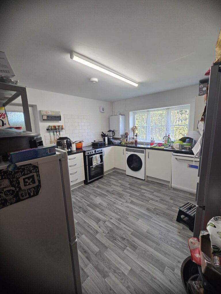 Photo 4 of Peterborough property