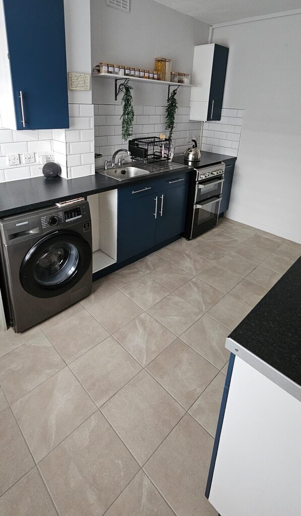 Photo 4 of London property