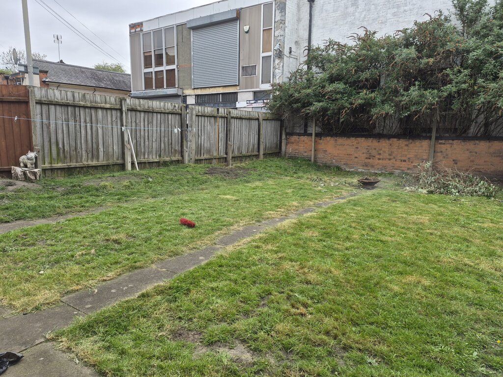 Photo 3 of Leicester property