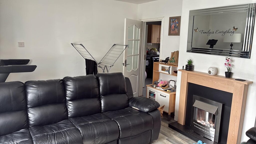 Photo 4 of Ellesmere Port property