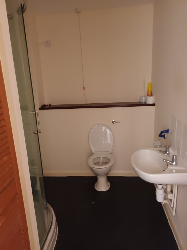 Photo 3 of Walton-On-Thames property