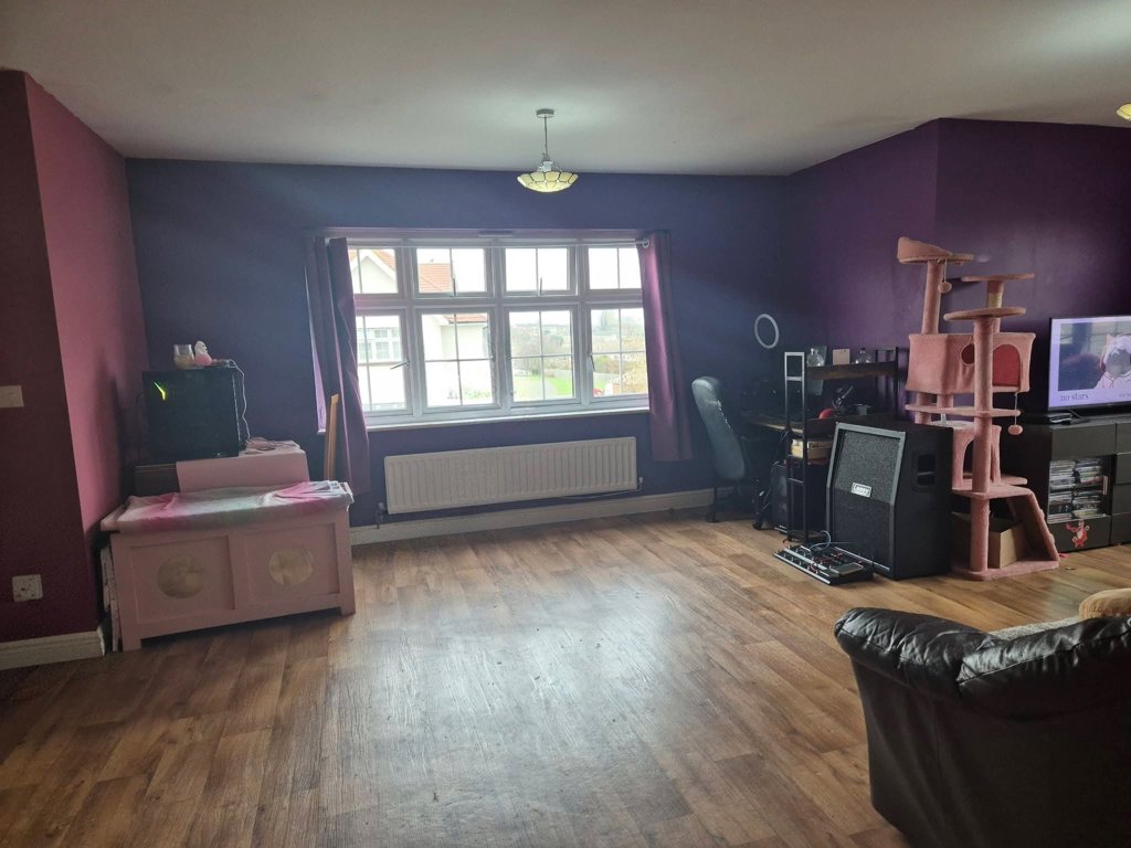Photo 4 of Rainham property