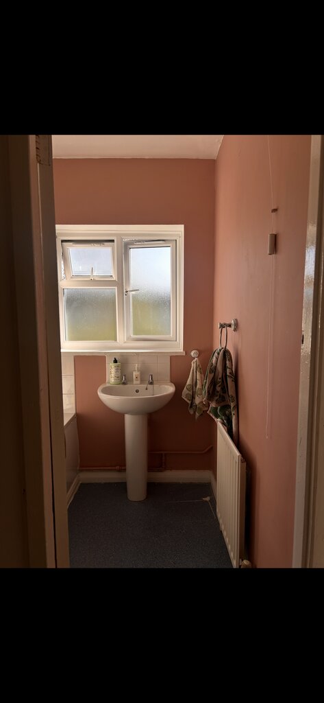 Photo 3 of Harrow property
