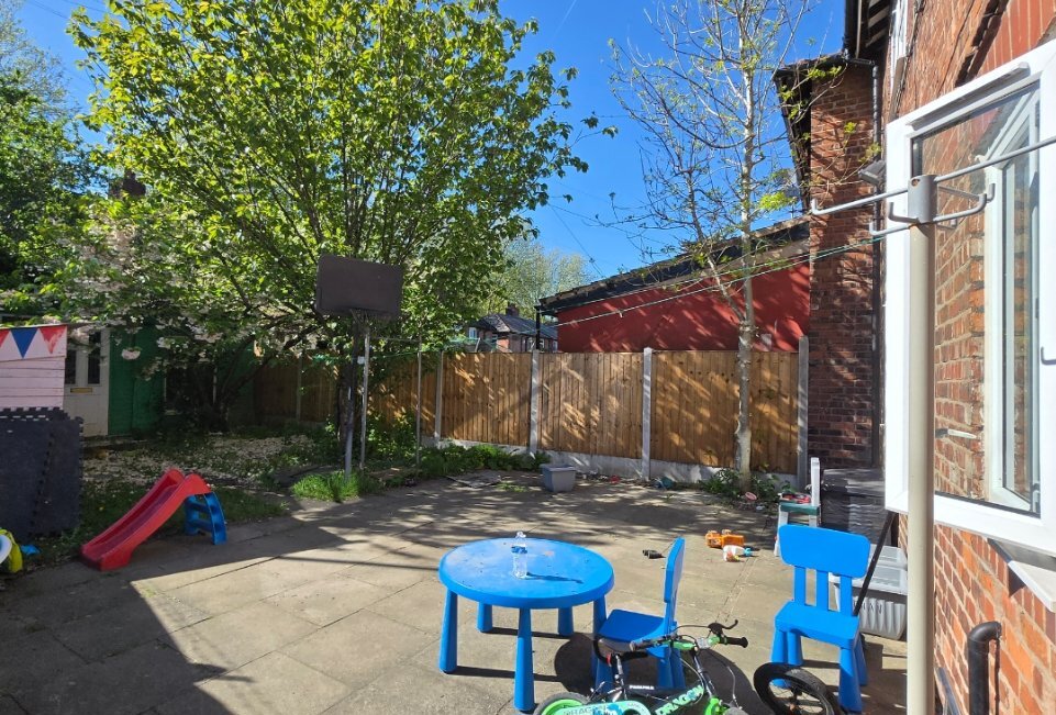 Photo 4 of Manchester property