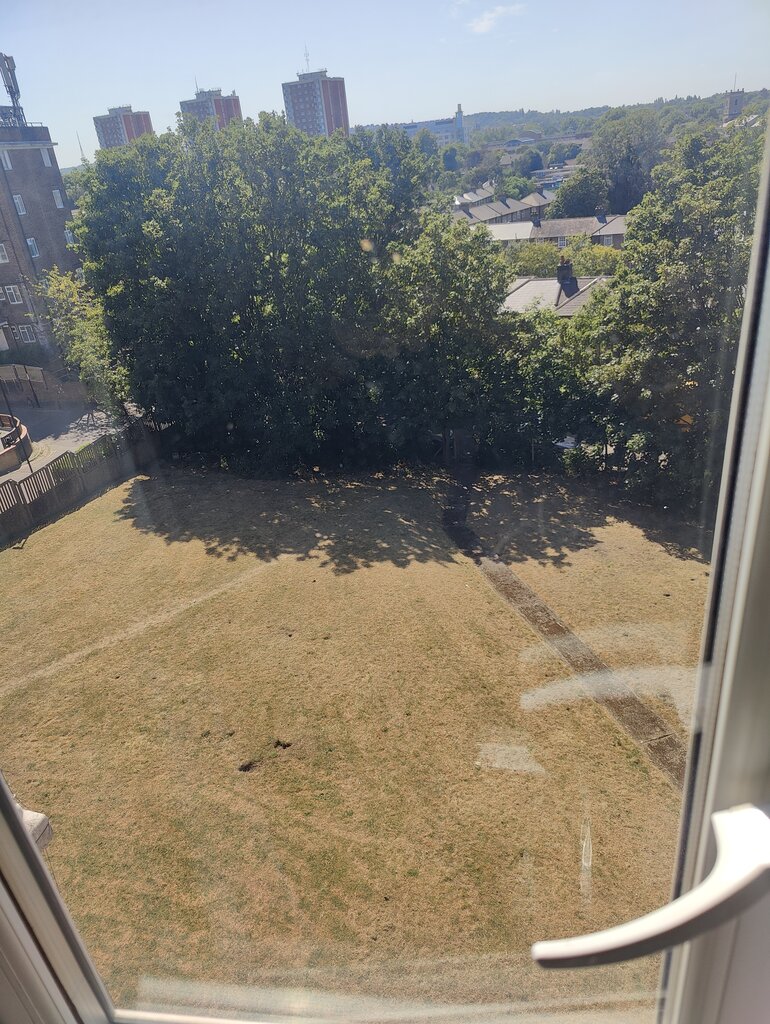 Photo 4 of London property