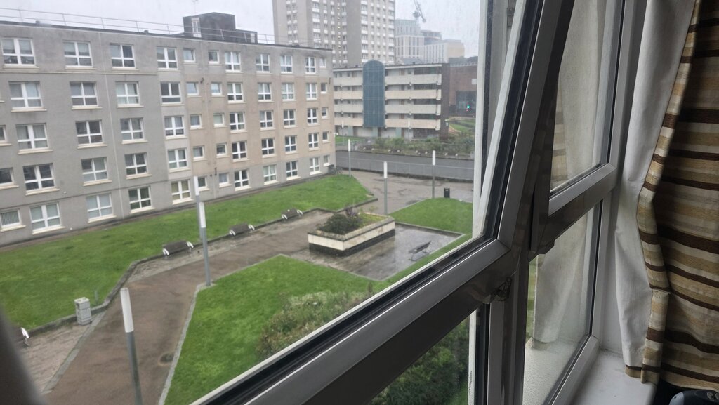 Photo 3 of Glasgow property