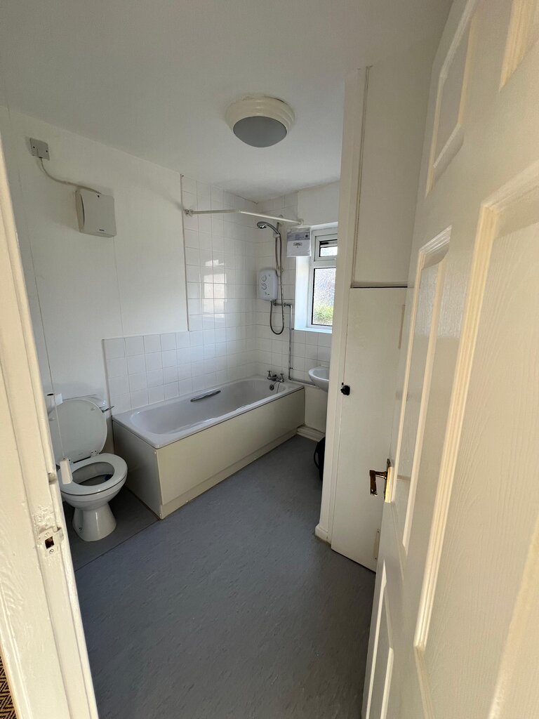 Photo 5 of Manchester property