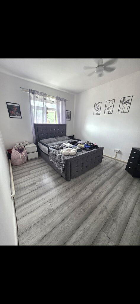 Photo 5 of London property