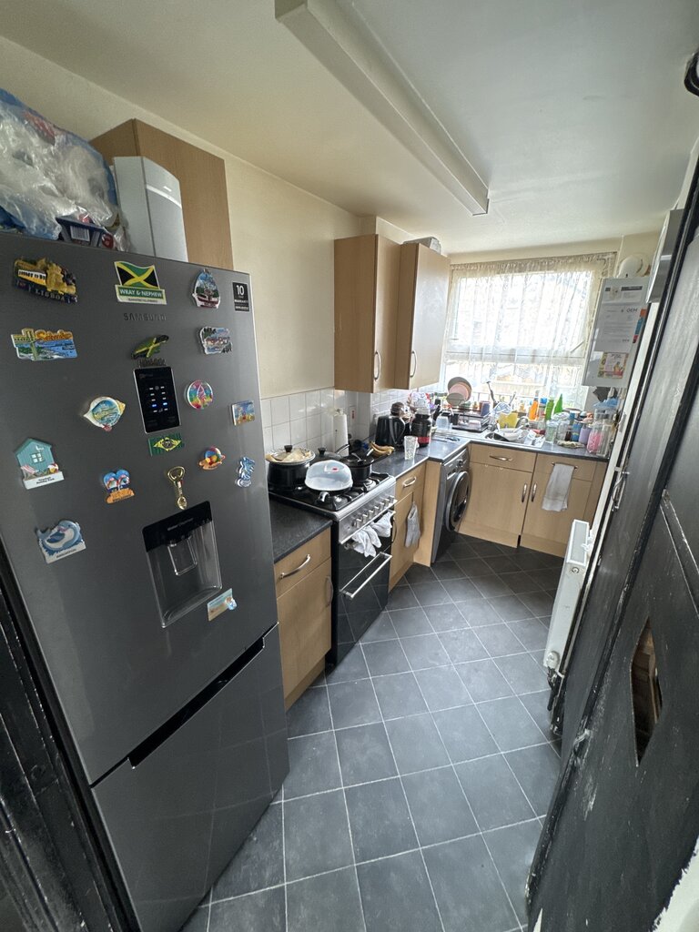 Photo 5 of London property