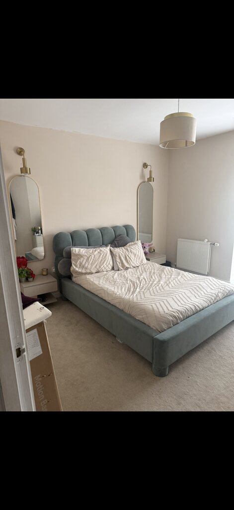 Photo 5 of London property