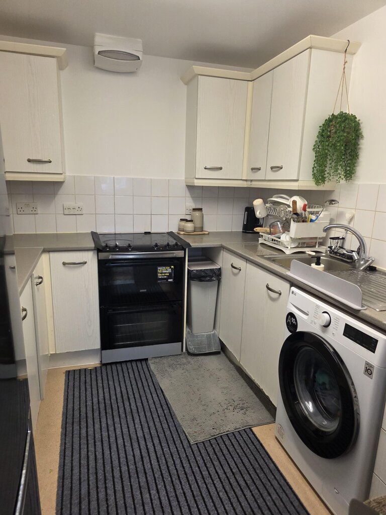 Photo 5 of Croydon property