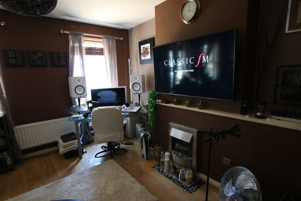 Photo 3 of London property