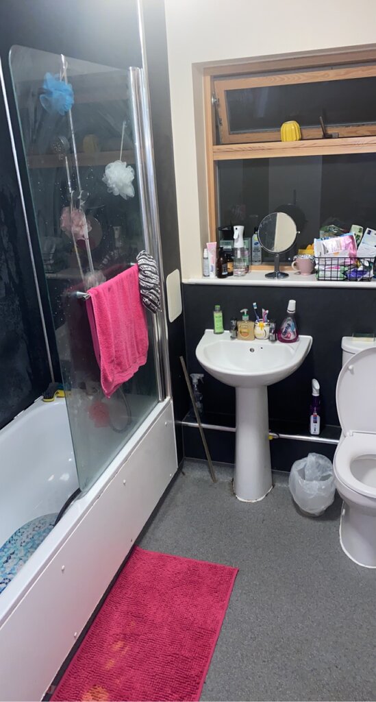 Photo 4 of London property
