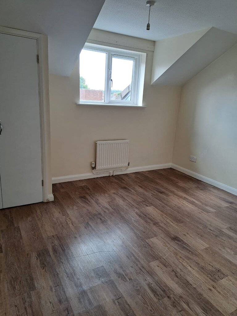 Photo 5 of Rushden property