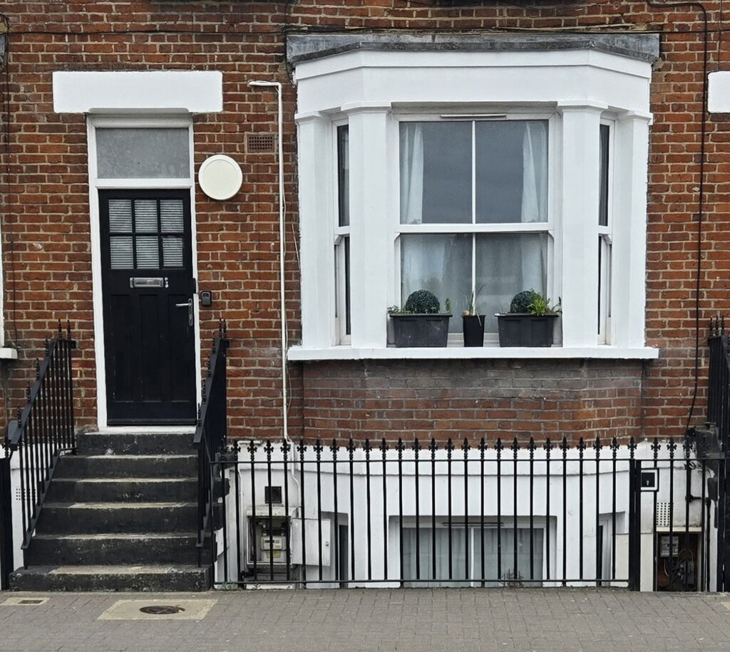 Photo 2 of London property