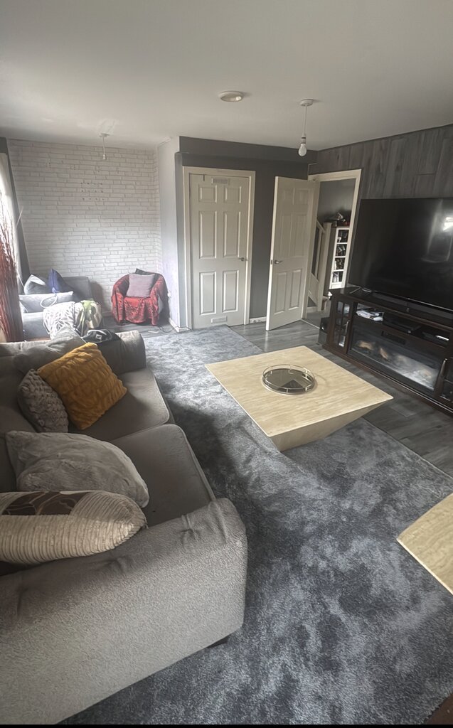 Photo 5 of Salford property