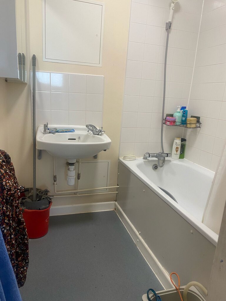 Photo 5 of London property