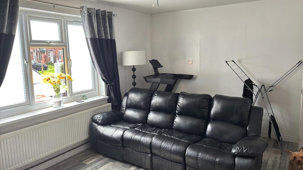 Photo 3 of Ellesmere Port property