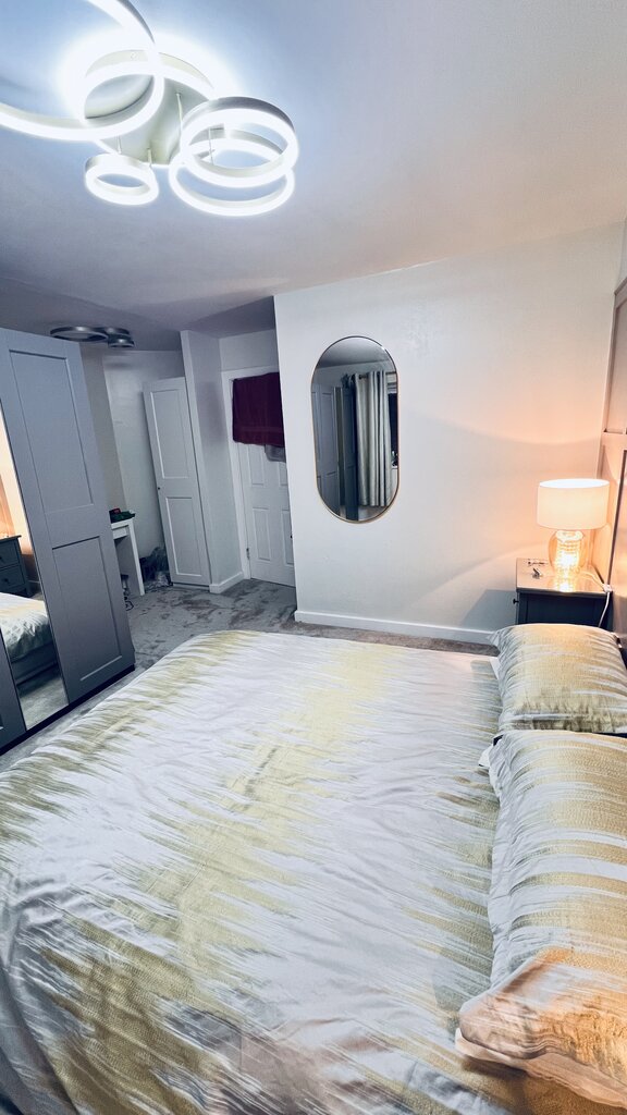 Photo 4 of Watford property